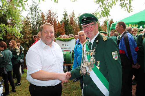 Thorsten gratuliert dem König